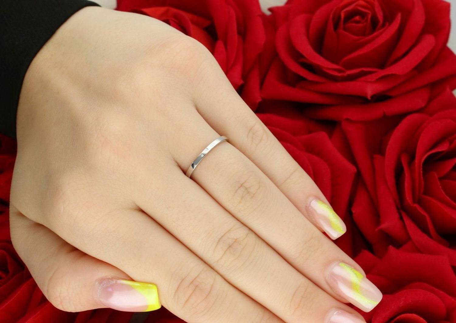 Złoty pierścionek z trzema diamentami „Delikatność”  Białe złoto 585  P7040  Rozmiar 11.jpg